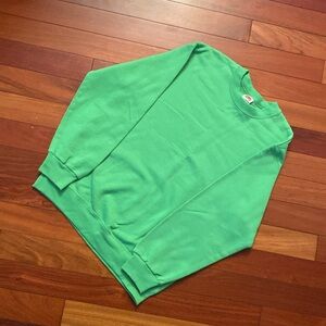 Basic Green Sweatshirt size Medium